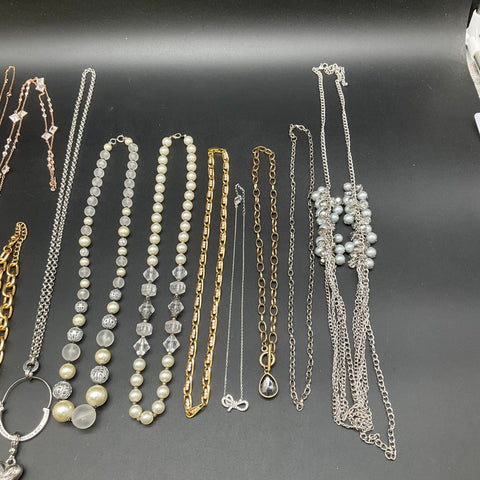 Fashion Costume Jewelry Lot of 14 Necklaces Includes Juicy Couture Faux Pearl