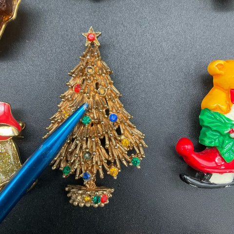 Vintage Christmas Holiday Jewelry Lot 22pc Brooches Pins Earrings FIGI Macy's