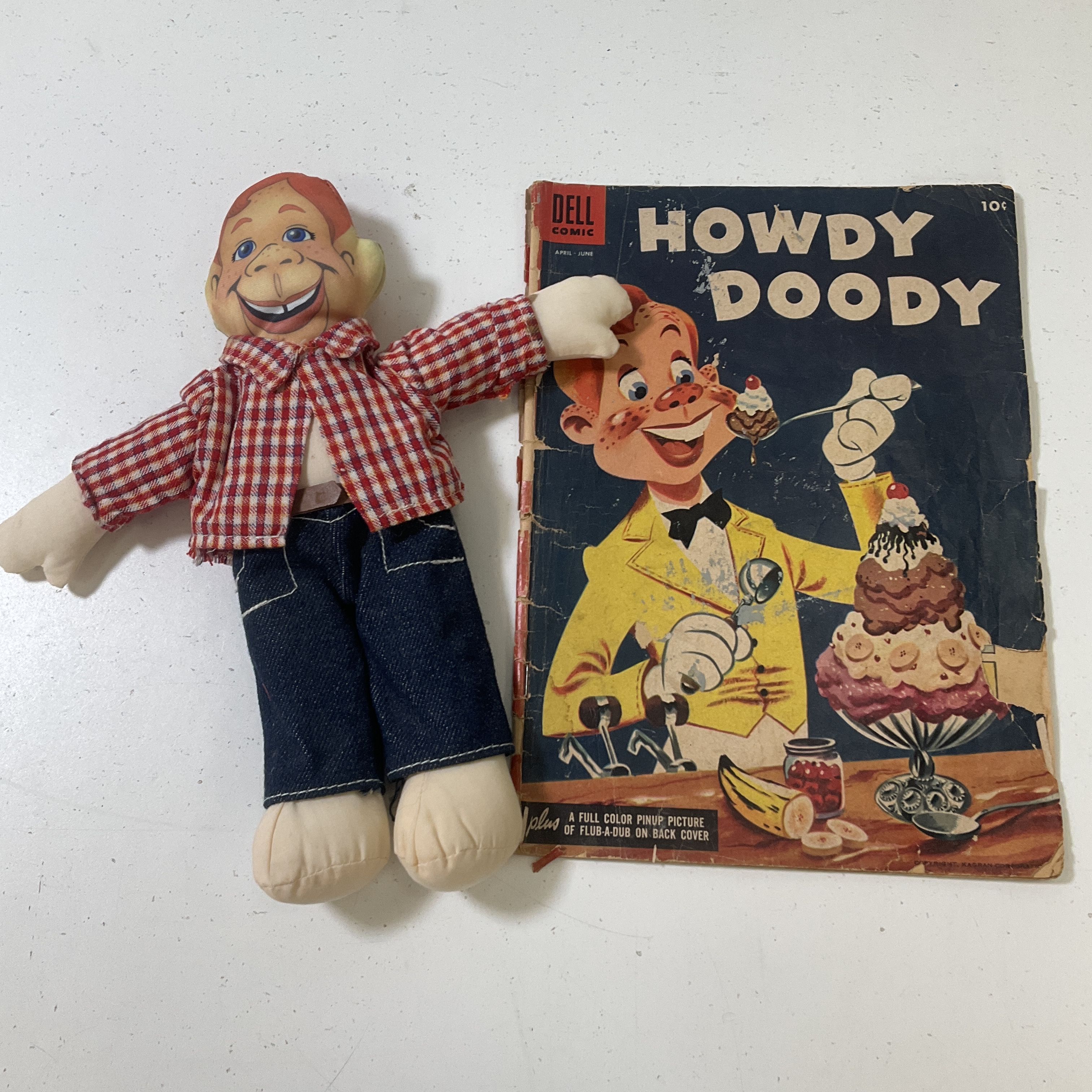 Vintage Plush Applause Howdy Doody Doll & 1950s Dell Comic