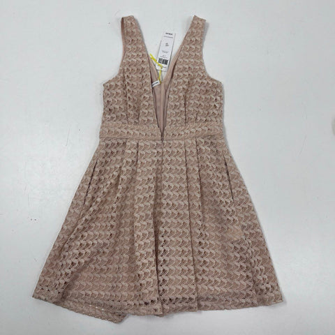 BCBGeneration Women's Nude Blush Lace Pleated Fit Flare V-Neck Dress Sz 4 NWT