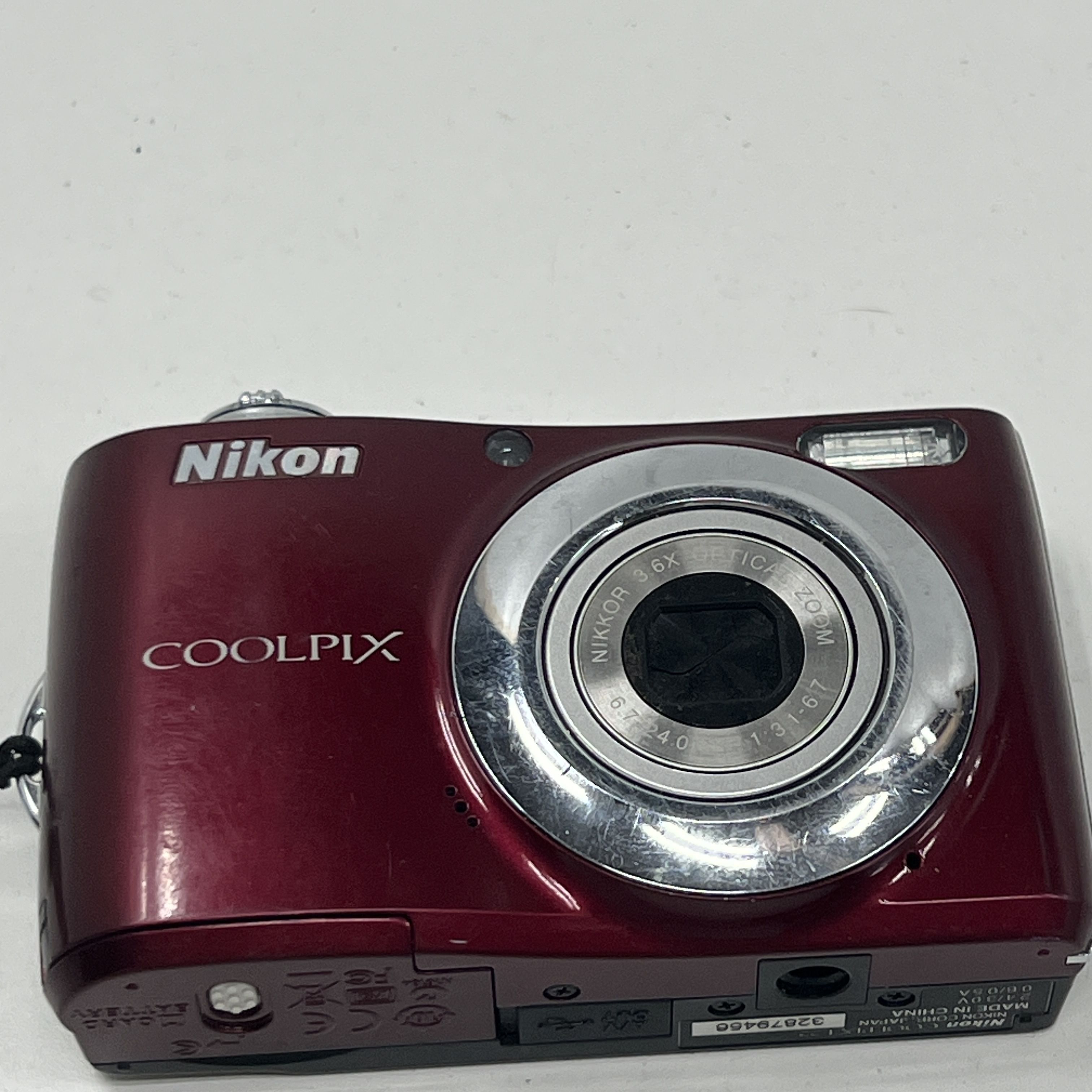 Nikon Coolpix L22 Digital Camera 3.6x Optical Zoom 3 In LCD*USE FOR PARTS**READ*