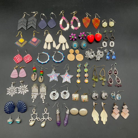 Mixed Costume Jewelry Earrings Lot 0.6 lbs Vintage to Modern Style 33 Pairs
