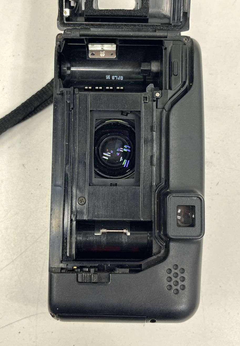 Vintage Olympus Infinity Zoom 76 35mm Film Point & Shoot Camera w/ Tamrac Case