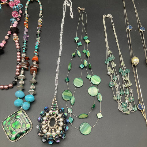 Costume Jewelry Lot 8 Necklaces Beaded Shell Floral Pendants Mixed