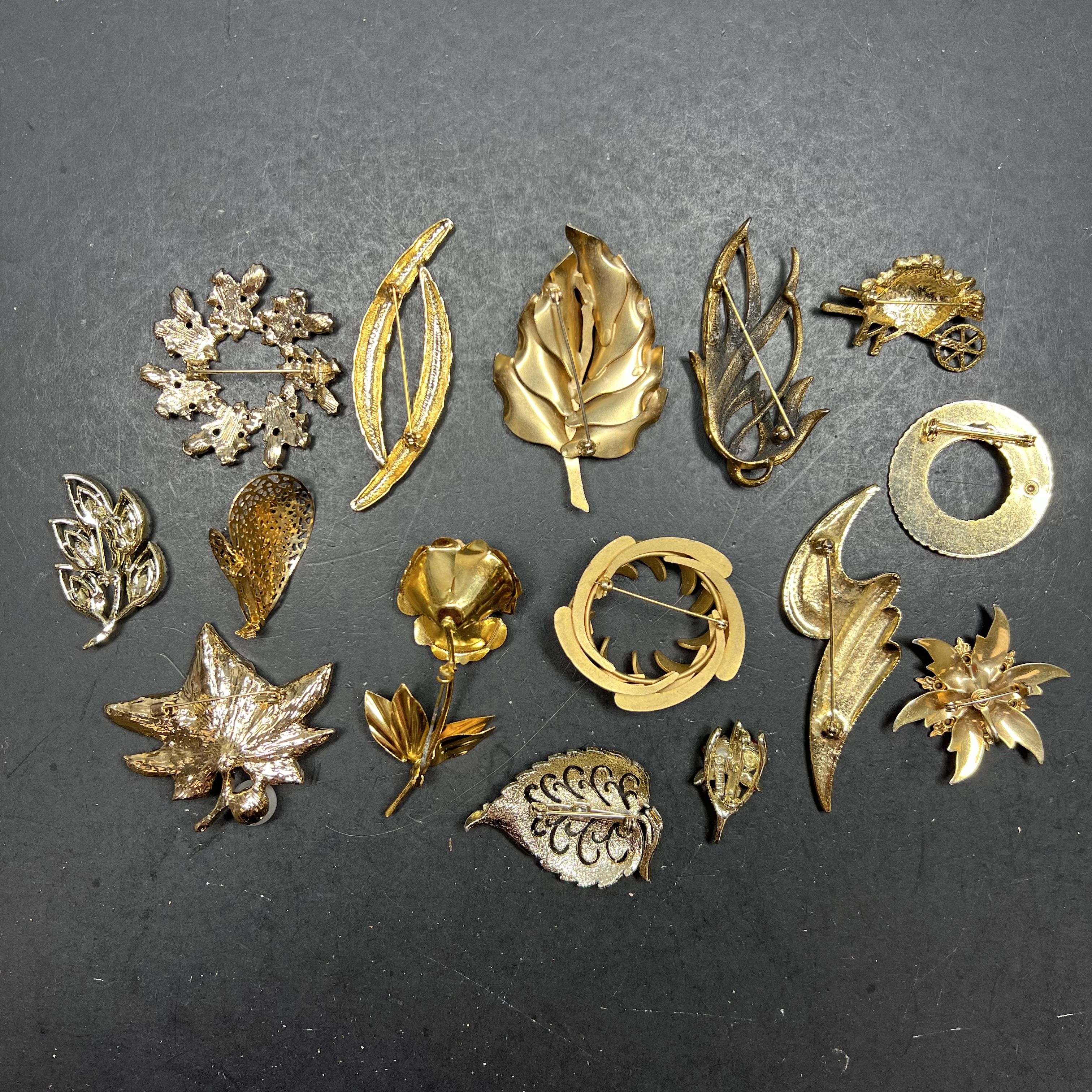 Lot of 12 Gold Tone Brooches Sizes Vary Modern Vintage Styles