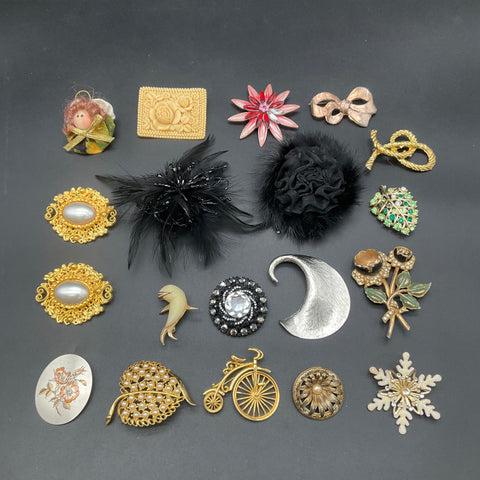 Vintage Brooch Pin Lot of 18 Reed & Barton Damascene Rhinestone Enamel 0.65 lbs