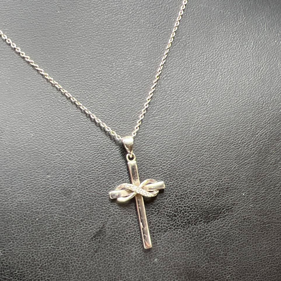 925 Sterling Silver Cross Rhinestone Pendant Necklace 3.78g