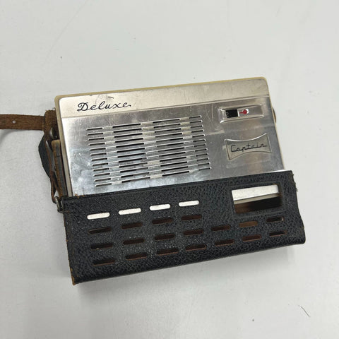 Vintage 1960s Deluxe Captain HT-8035 8 Transistor AM Pocket Radio Japan Case