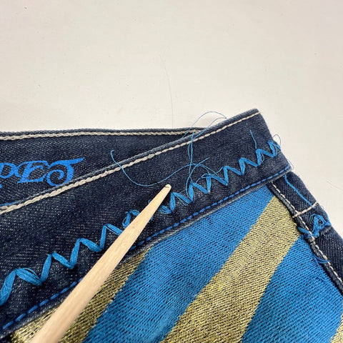 Vintage Y2K Black Carpet Blue Embroidered Crest Straight Leg Jeans Men's 36x32