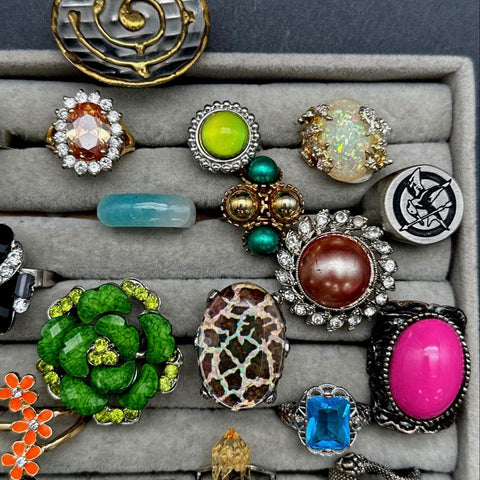 Mixed Fashion Rings Jewelry Lot of 26 Costume Animal Motif Floral Statement