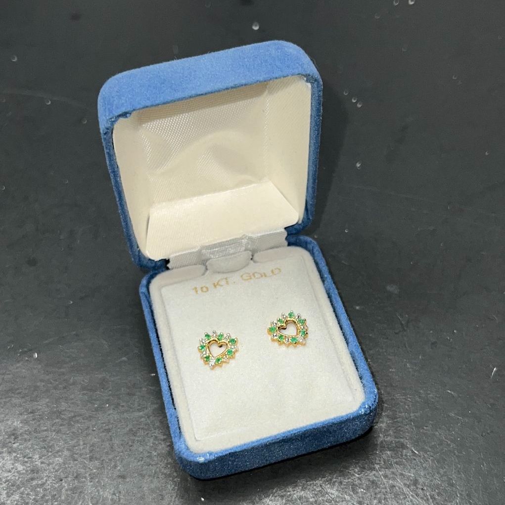 10K Yellow Gold Emerald & Diamond Heart Earrings NIB 1.44g