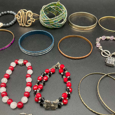 Costume Jewelry Bracelet Lot 25+ Beaded Bangles Stretch Charm Boho Fashion