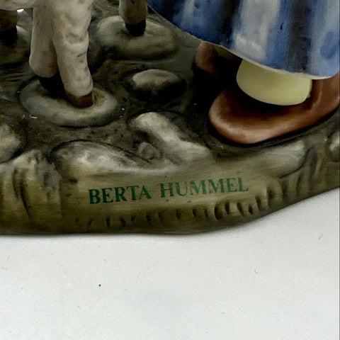 Goebel Studio Hummel Figurine O Come All Ye Faithful BH 51 With Box COA 1997