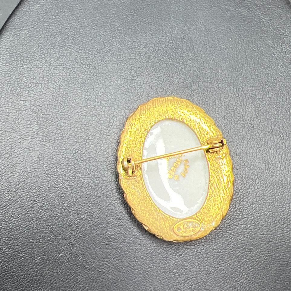 Vintage Goldette Limoges Hand Painted Porcelain Lady Brooch 13.89g