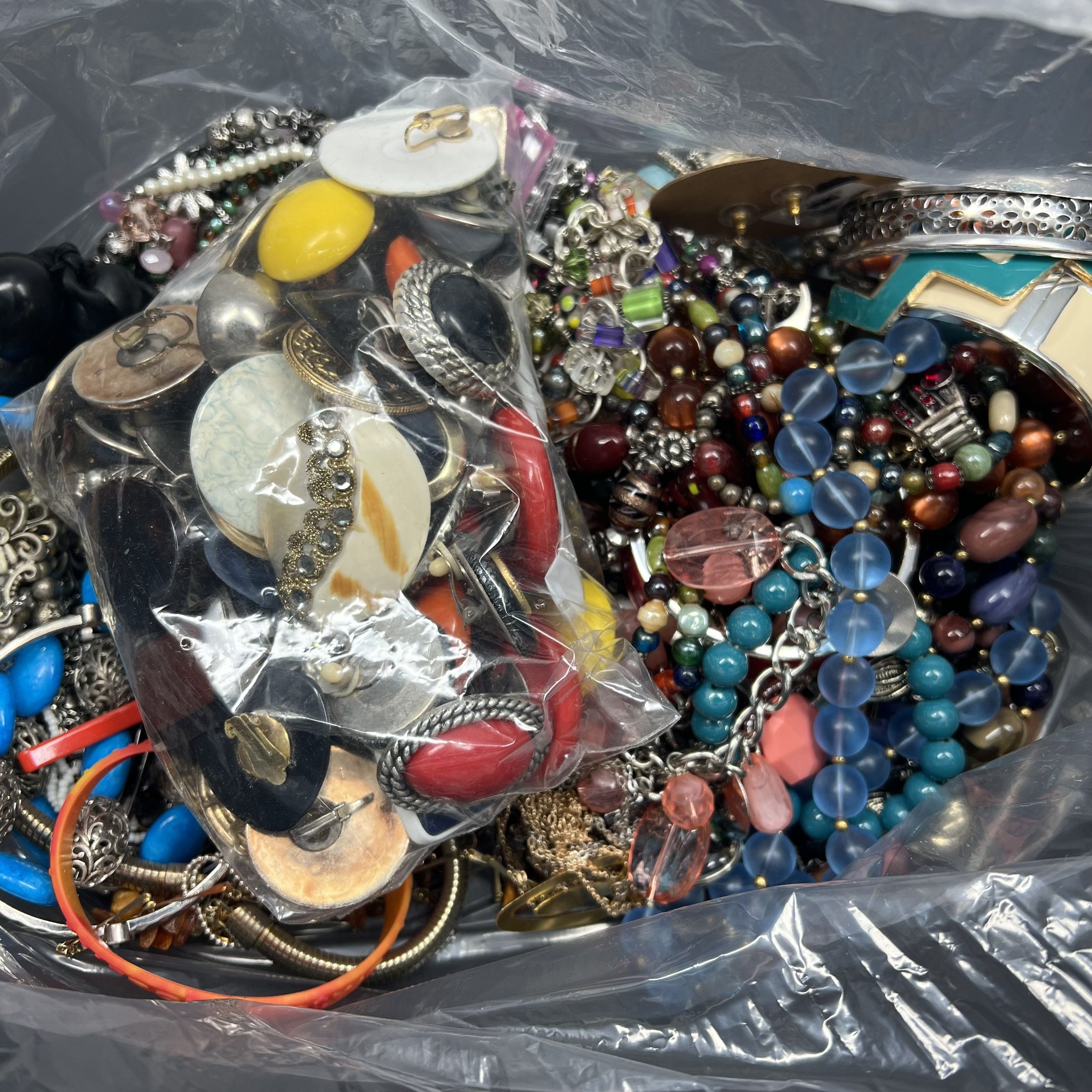 5LB Wearable Costume Jewelry Mixed Items Bag