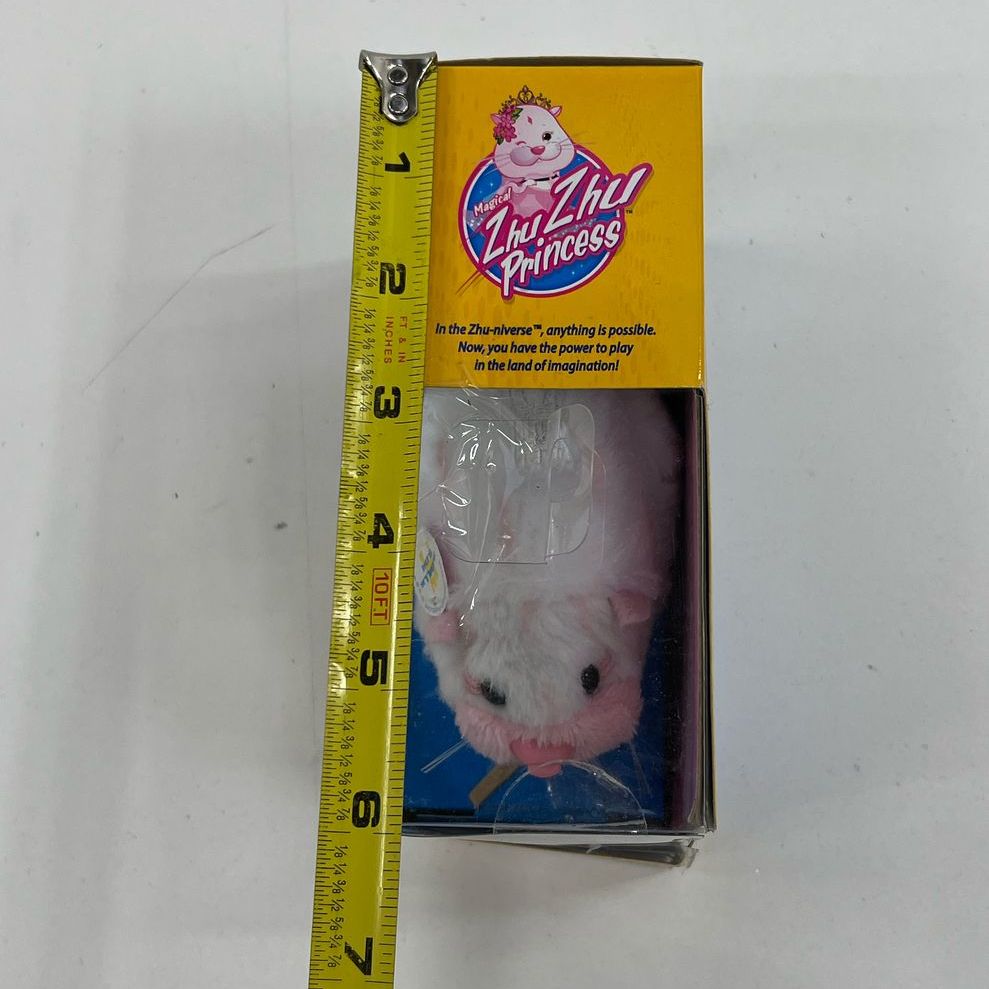 NIB Collectible Cepia LLC. Magical Zhu Zhu Princess Hamster Toy c2010