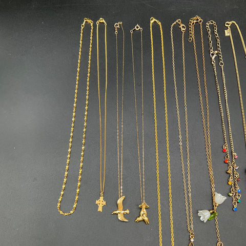 Mixed Costume Jewelry Necklace Lot 15 Gold Tone Vintage to Modern Pendants