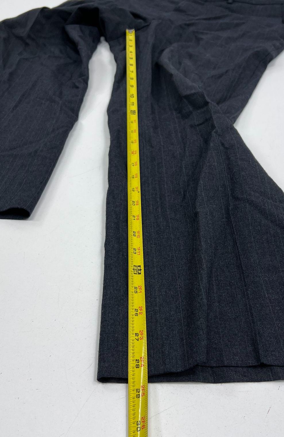 Stafford Charcoal Gray Pinstripe 2-Piece Suit Mens 42R 36x30