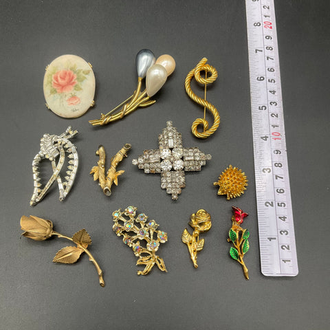 Vintage Brooches Jewelry Lot of 11 Rhinestone Enamel Floral Gold Silver Tone