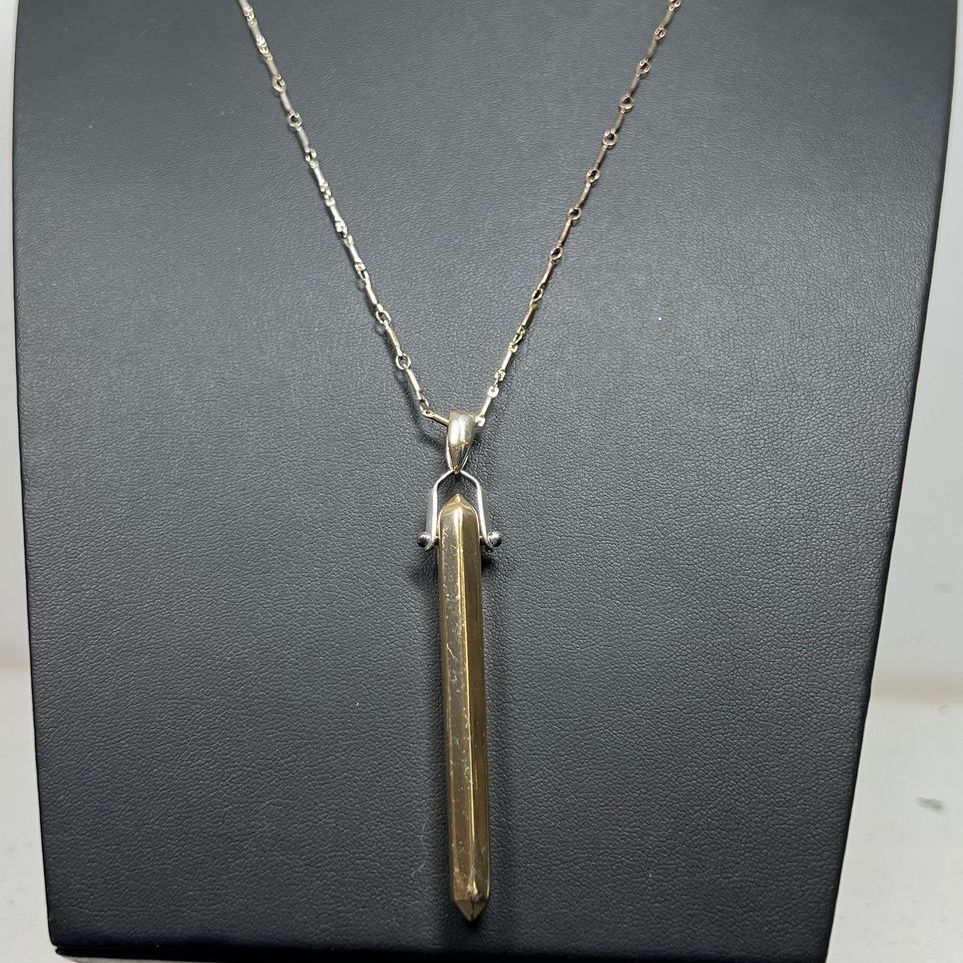 Stella & Dot Gold Tone Pendant Necklace