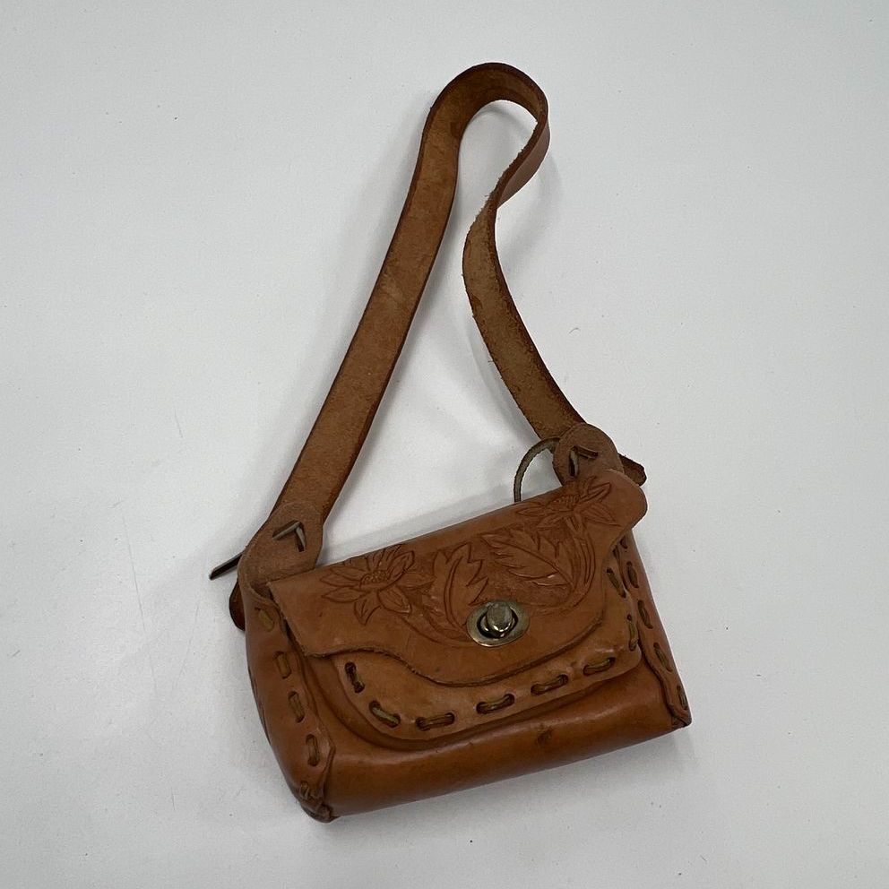 Vintage 70s Tooled Leather Floral Boho Hippie Mini Crossbody Purse Bag Brown