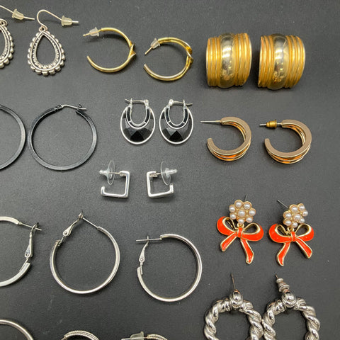 Mixed Fashion Earring Lot 22 Pairs Gold Silver Tone Hoops Drops Vintage Modern