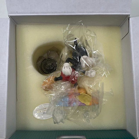 Disney Classics Mickey Mouse On Top of the World Millennium Figurine w/ COA