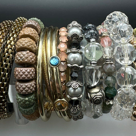 Vintage & Modern Costume Jewelry Lot 20pc Beaded Stretch Bangles Wood Shell