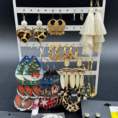 Fashion Costume Jewelry Lot 30+ Pairs Earrings Notetables Boho Western Hoops