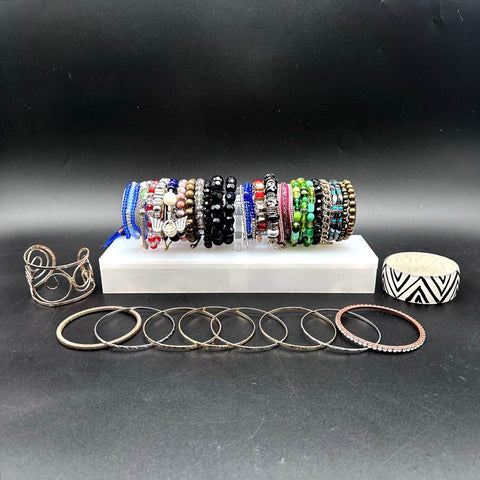 Assorted Fashion Jewelry Lot 41 Bracelets Bangles Cuffs Beaded Stretch Styles