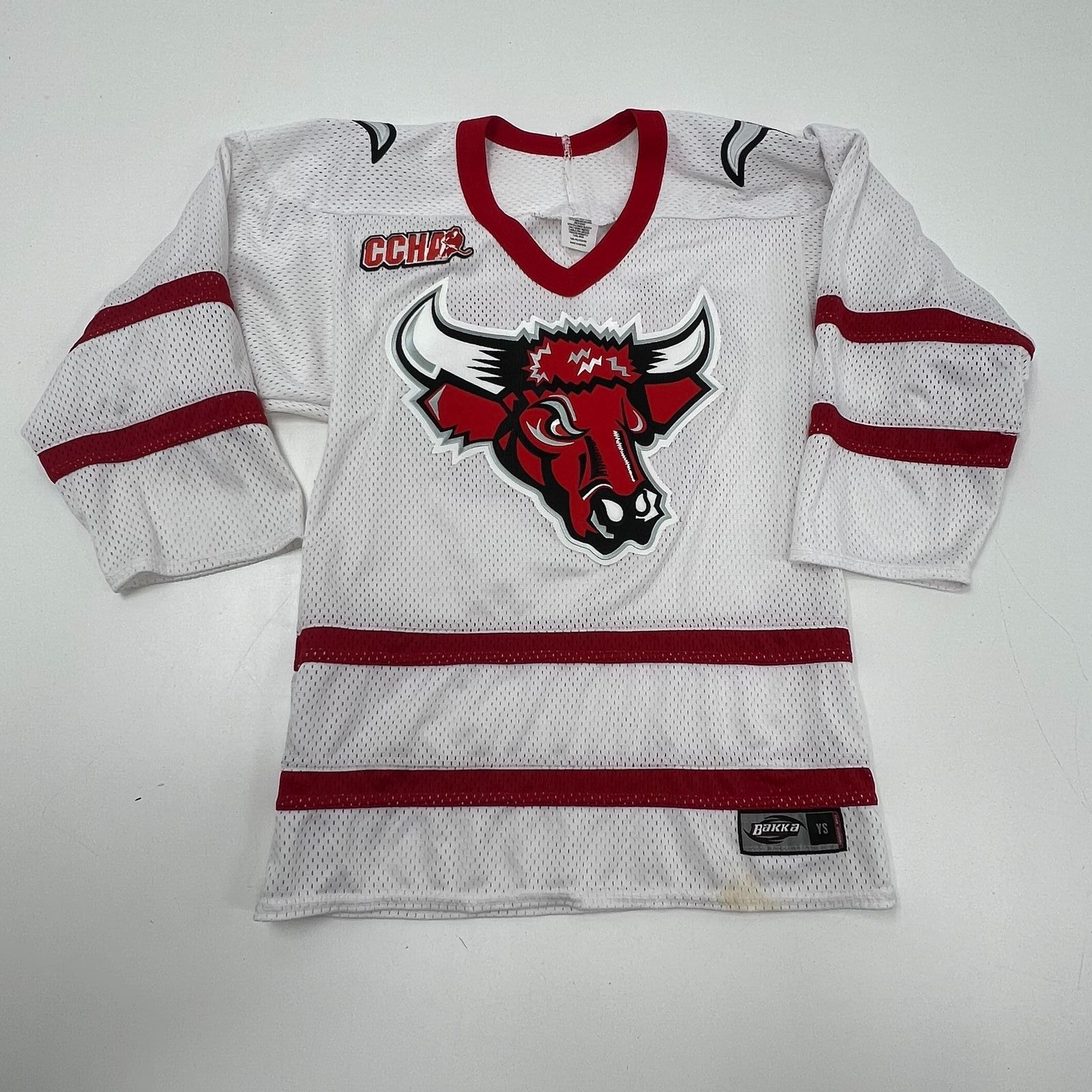 Omaha Mavericks UNO CCHA Hockey Jersey #10 Bakka Sz YS