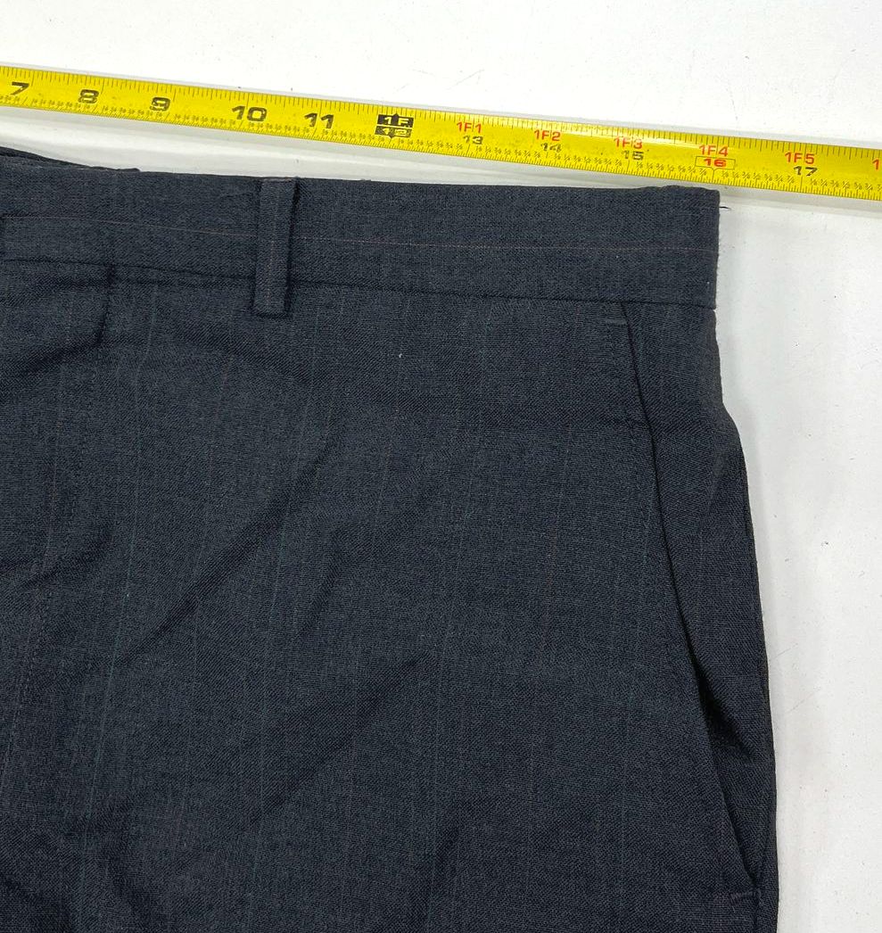 Stafford Charcoal Gray Pinstripe 2-Piece Suit Mens 42R 36x30
