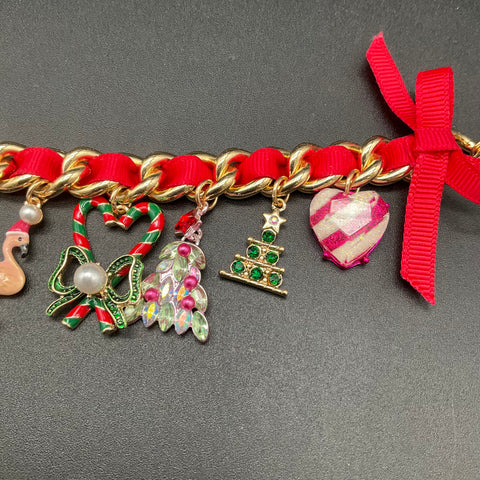 Betsey Johnson Gold Tone Christmas Charm Bracelet Holiday Whimsical Multi 7.5"