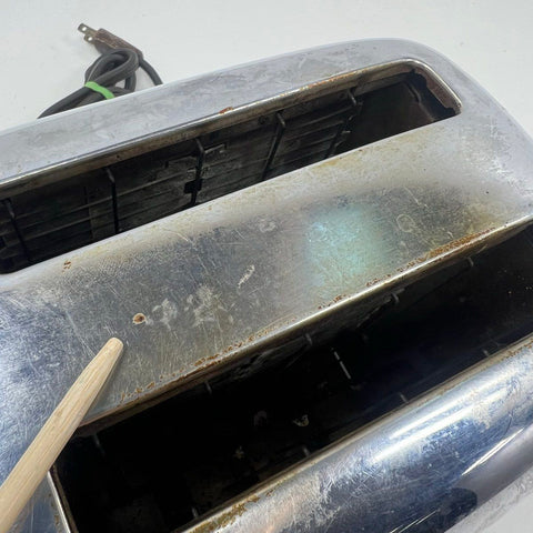 General Electric 139T81 Vintage 1950s Chrome Bakelite 2-Slice Toaster