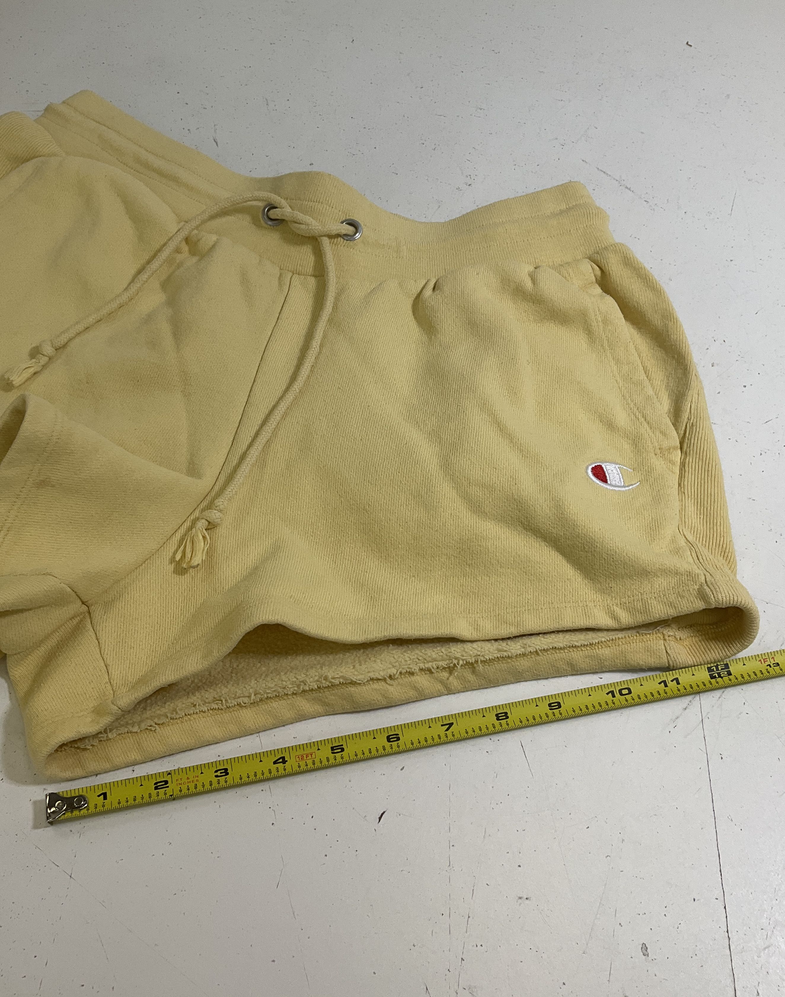 Champion Reverse Weave Fleece Sweat Shorts Womens Size L Pale Yellow Logo Lounge