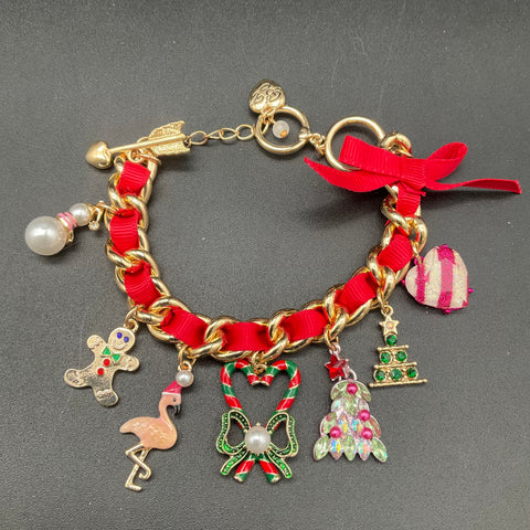 Betsey Johnson Gold Tone Christmas Charm Bracelet Holiday Whimsical Multi 7.5"