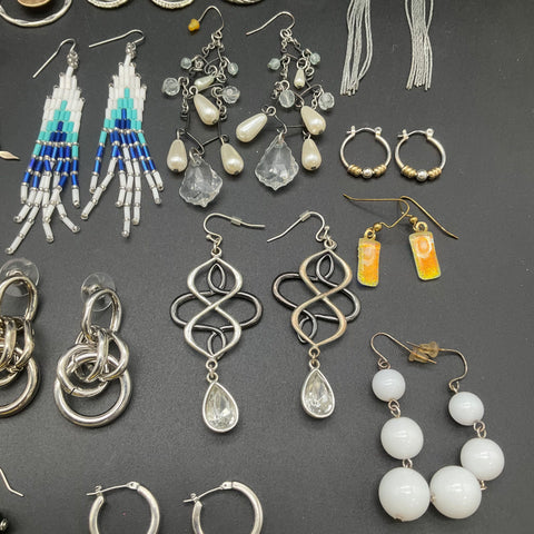 Vintage Modern Earring Jewelry Lot 23 Pairs Hoops Dangles Beaded Rhinestone