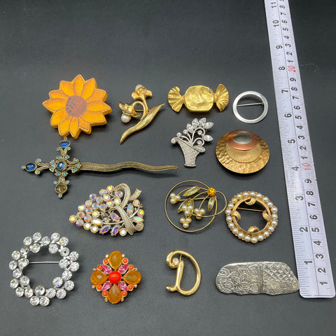 Vintage to Modern Costume Jewelry Lot 14 Brooches Pins Rhinestone Faux Pearl