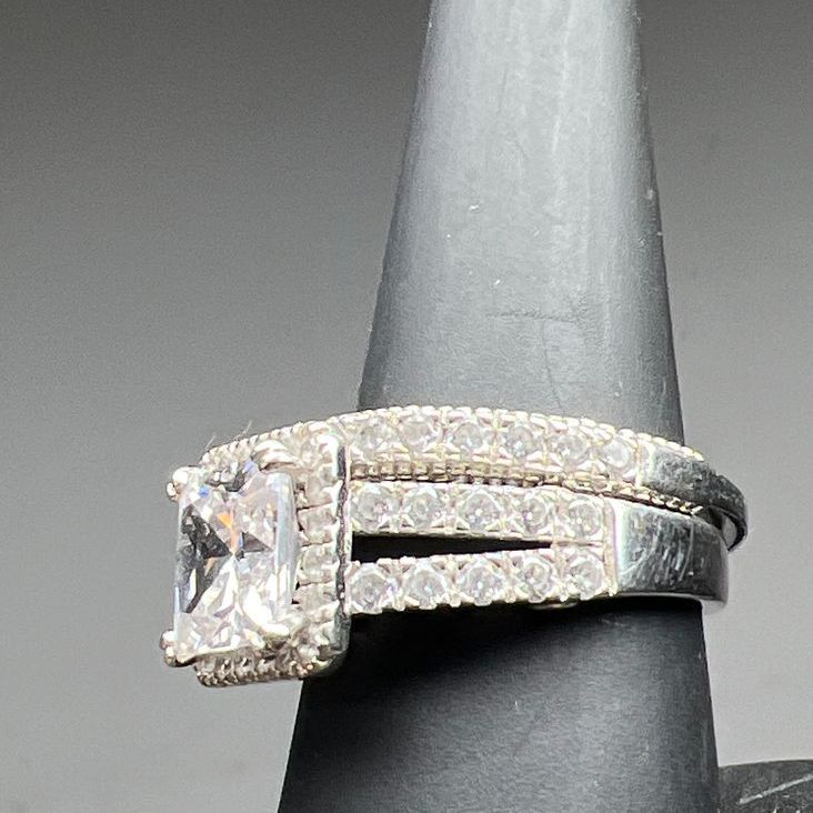 925 Sterling Silver Rhinestone Engagement Ring Set Size 8.5