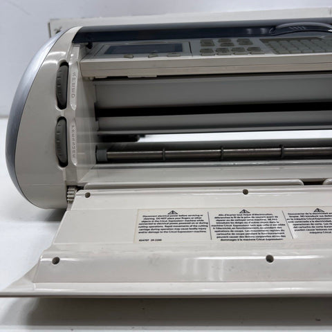 Cricut Expression Electronic Cutting Machine CREX001 5 Cartridges Mat Power On