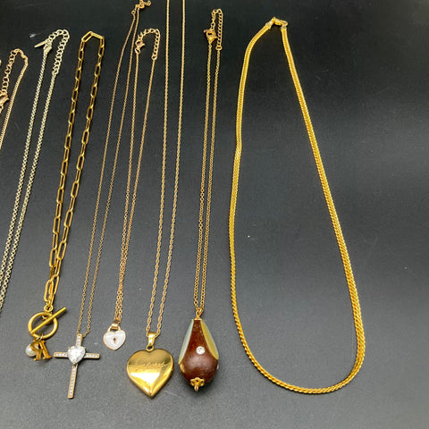 Vintage & Modern Fashion Jewelry Lot 18 Necklaces Gold Silver Tone Pendants