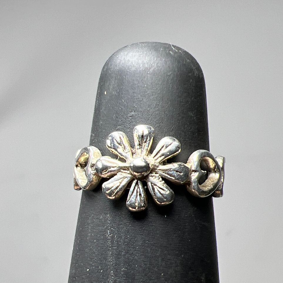 Small Flower Sterling Silver Ring Size 2