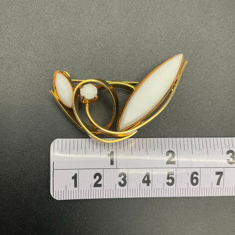 Vintage Mid Century Gold Tone Milk Glass Abstract Brooch & Earrings Demi Parure