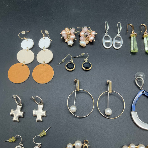 Fashion Costume Jewelry Lot 25 Pairs Earrings Boho Rattan Cork Pearl Statement