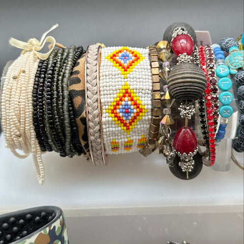 Eclectic Mixed Jewelry Lot 30pc Beaded Bracelets Bangles Cuffs Boho Shell