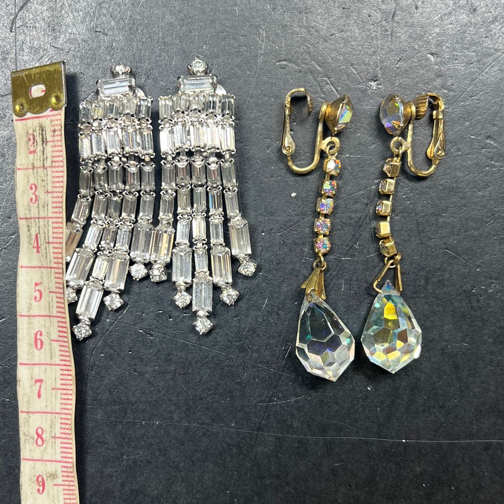 2 Pairs Bling Rhinestone Dangle Clip On Earrings