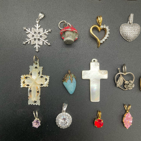 Mixed Jewelry Lot 34 Small Pendants Silver Gold Tone Crosses Hearts Animals