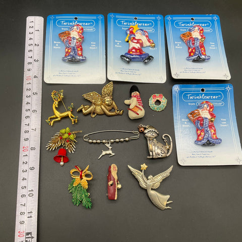 Holiday Christmas Pin Lot Twinklewear Boyds Bears & Friends 14 Pieces Vintage