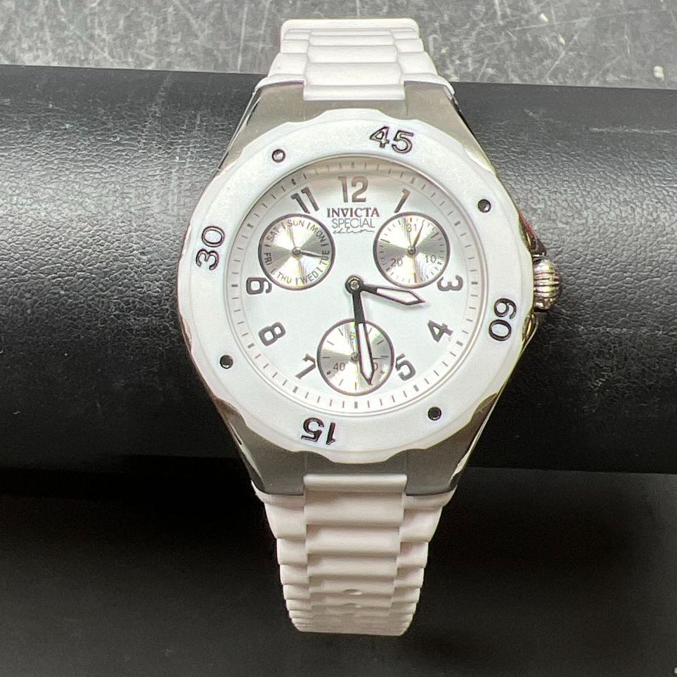 Invicta Couture Stitching Time White Analog Wristwatch New Battery
