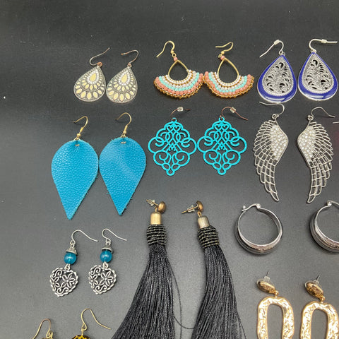 Fashion Costume Jewelry Lot of 38 Pairs Earrings Boho Tassel Hoop Floral Mixed